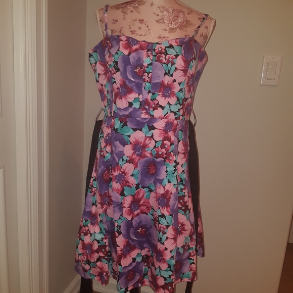 Lady Dutch Floral Dress XL NWT - Picture 7 of 16